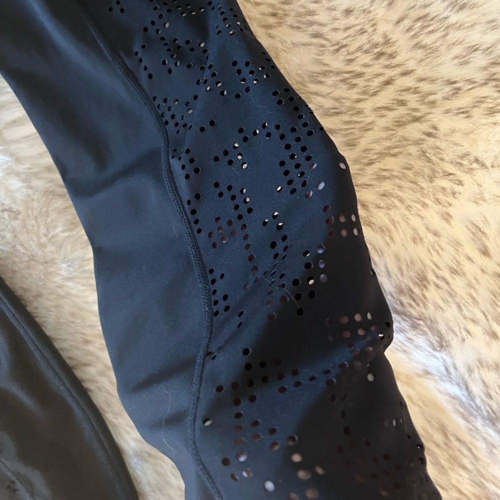 Varley ❤️‍🩹 Laser Cut Black Legging Cutouts small